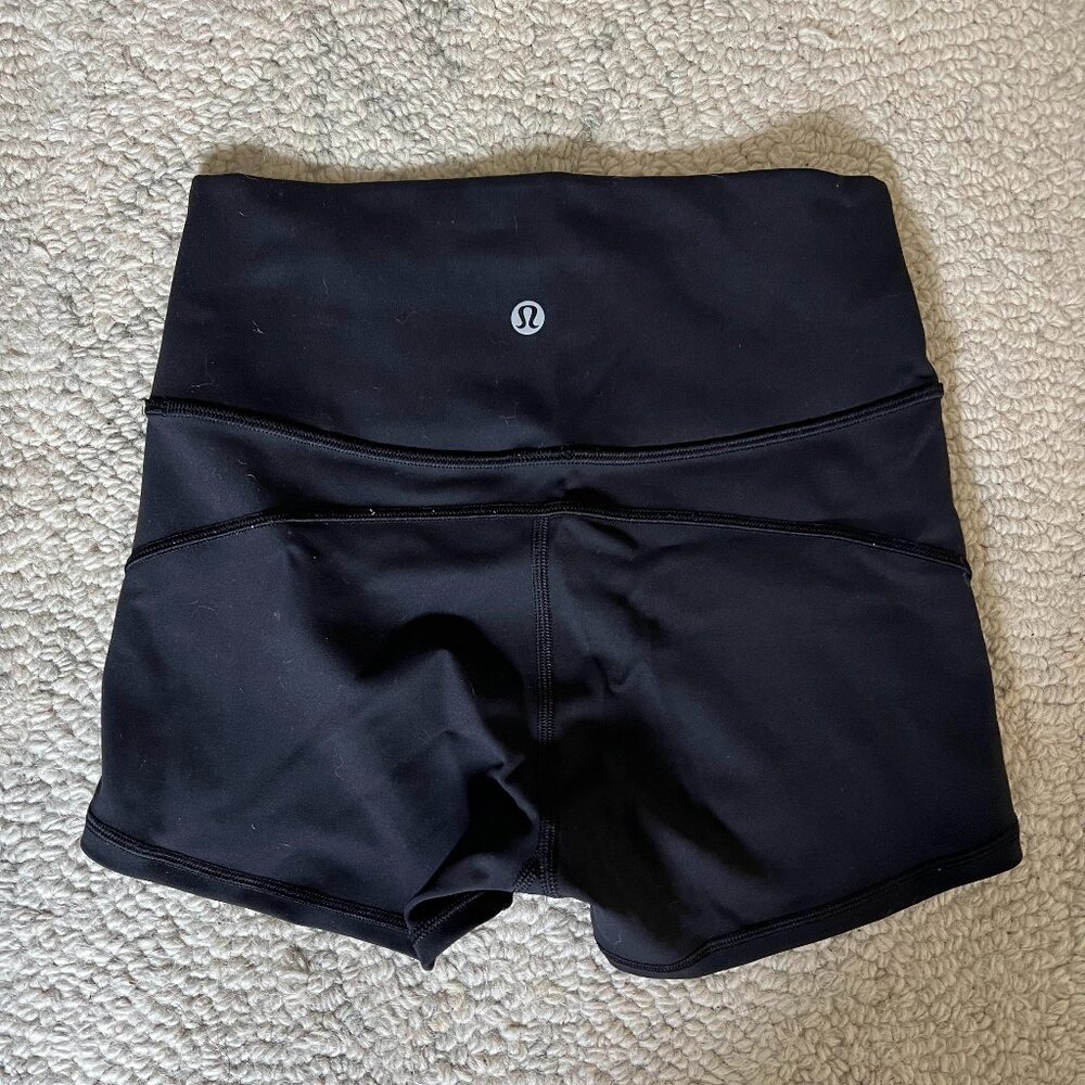 Lululemon biker short 2.5"